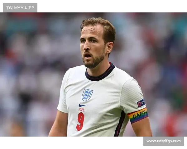 凯恩首次入选英格兰国家队的时间是2015年。